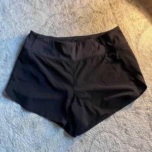 Athleta RUN WITH IT 3.5” SHORTS